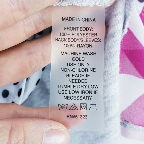 Two By Vince Camuto Geometric Print Short Sleeve T Shirt Pullover Blouse - Picture 3 of 4